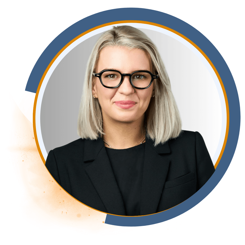Mortgage advisor providing guidance on home purchase decisions